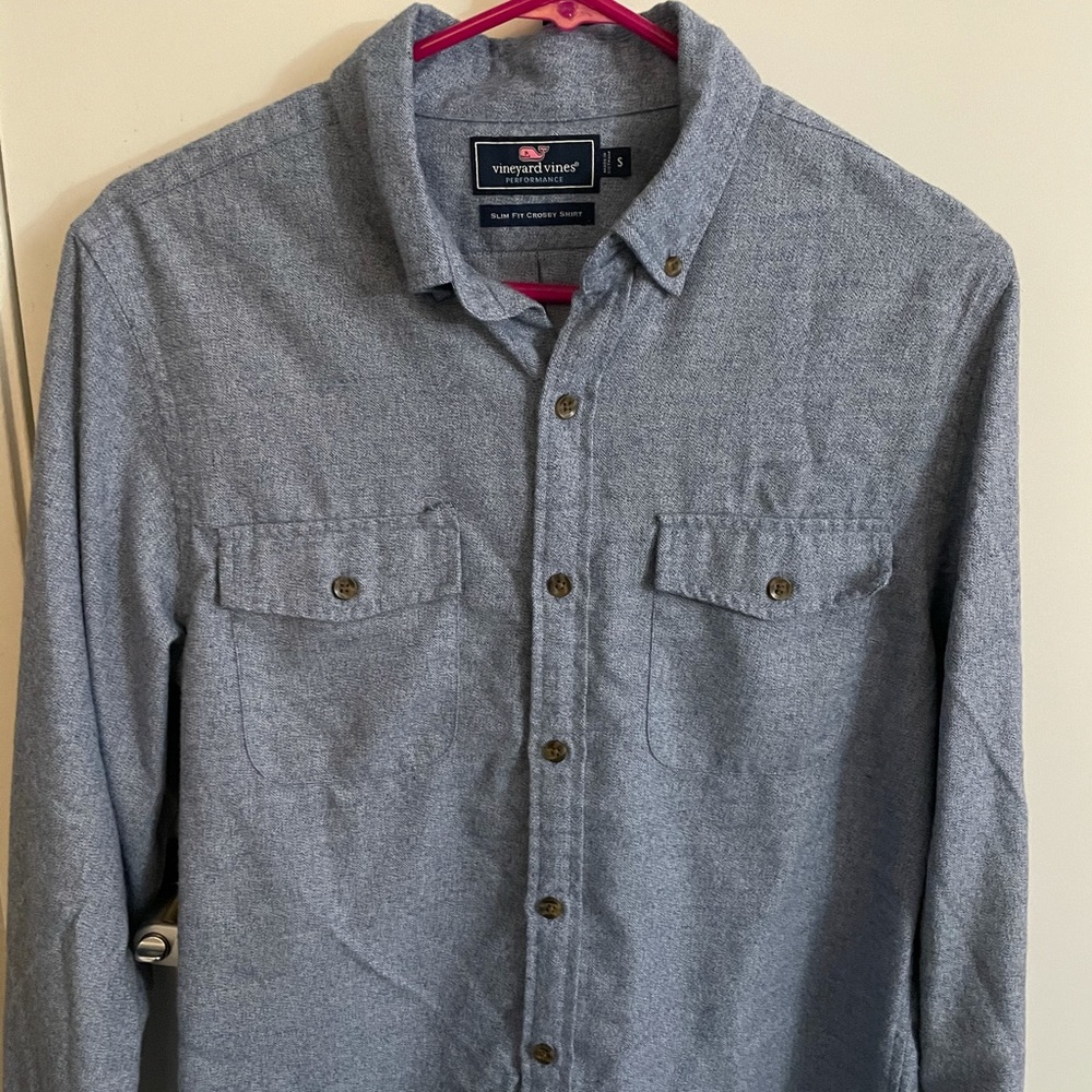 Vineyard Vines button up Small